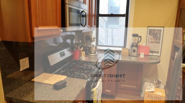 Building Photo - 2 bedroom in CHICAGO IL 60622