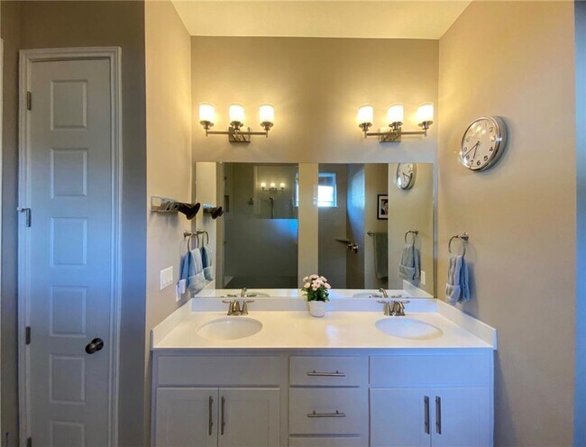 Building Photo - 402 Parkwest Cove