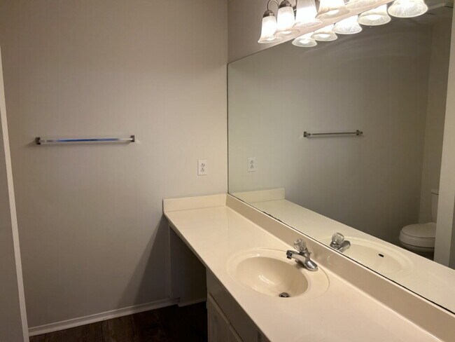 Building Photo - 2 Bed, 2 Bath Apartment for Rent Close to TTU