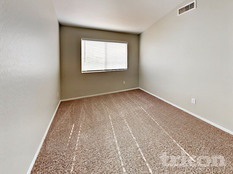 Building Photo - 6341 W Watkins St