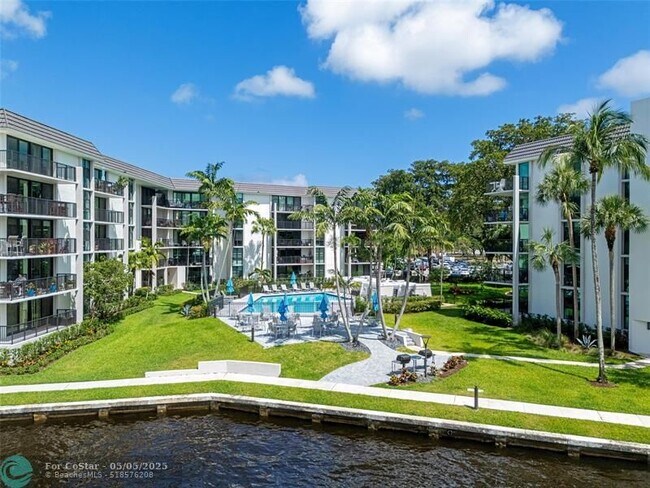 Primary Photo - 1201 River Reach Dr