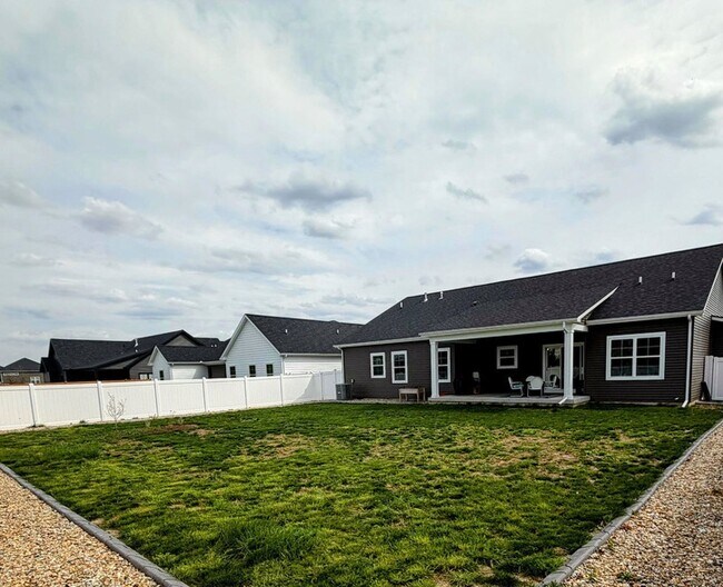 Building Photo - 1717 S Stone Creek Blvd