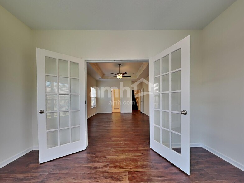 Building Photo - 632 Stonebridge Cir