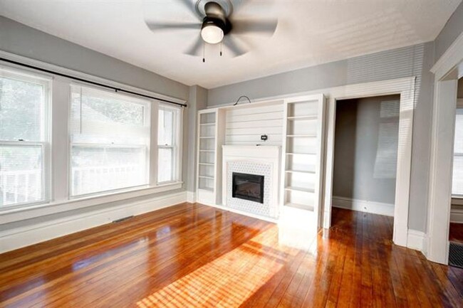 Building Photo - 117 W Ellsworth Ave
