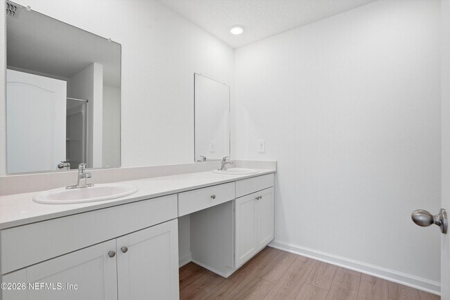 Building Photo - 32 Pasadena Dr