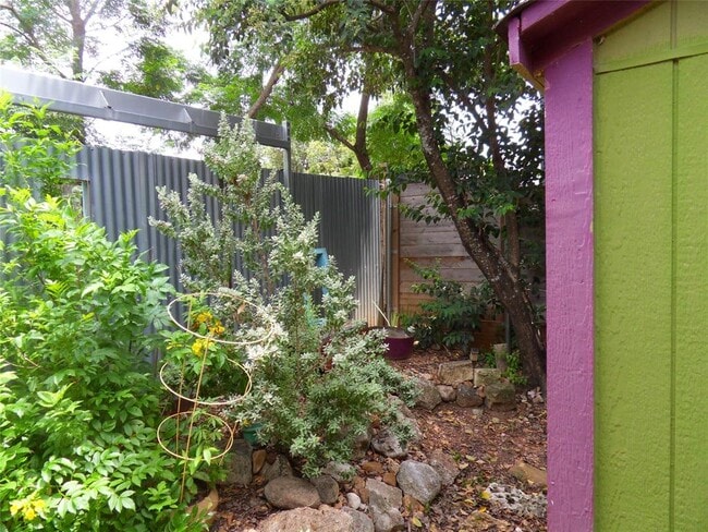Building Photo - 1309 Singleton Ave