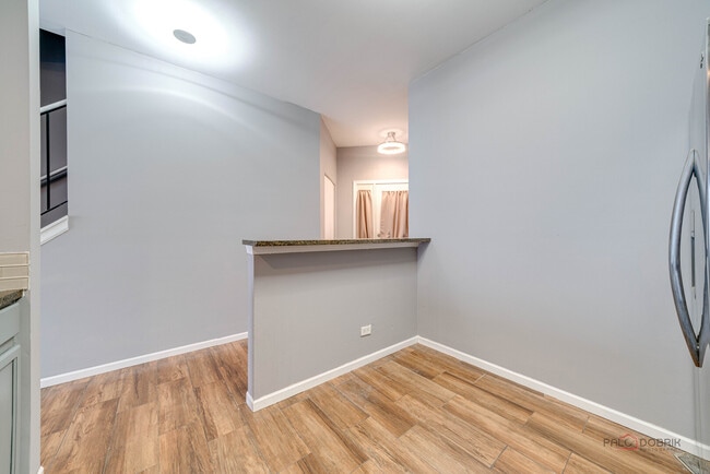 Building Photo - 1357 S Candlestick Way