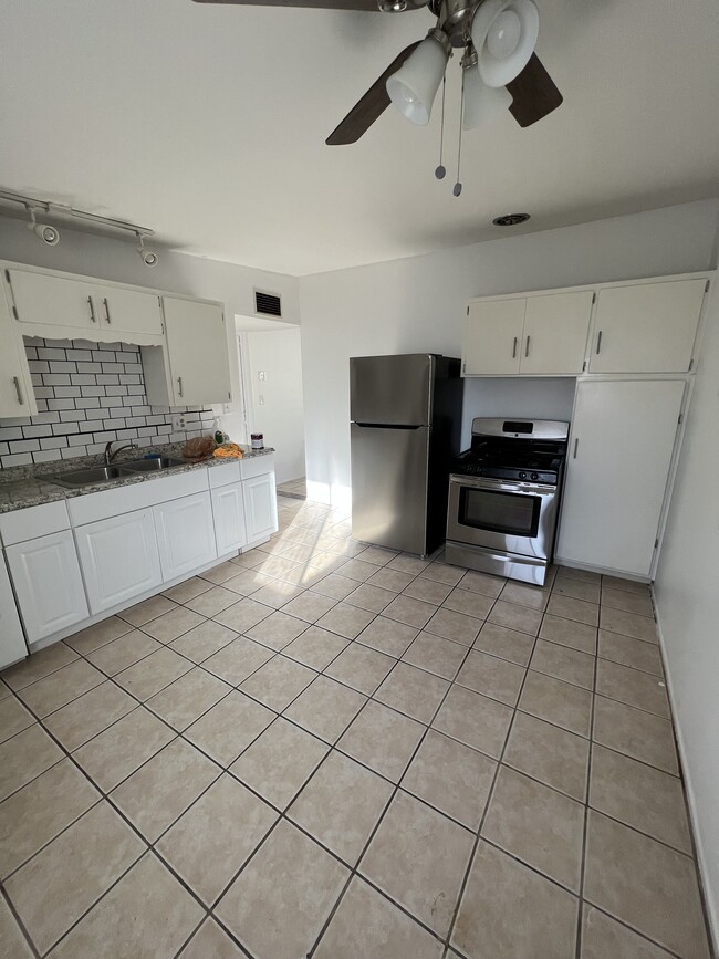 Building Photo - 4752 E Baker St