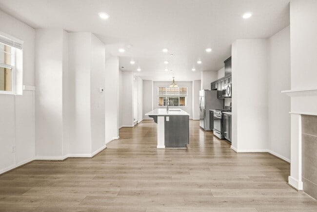 Building Photo - 7163 NW Eleanor Ave