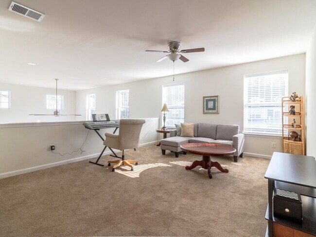 Building Photo - Year round - Furnished Townhome - Frankford