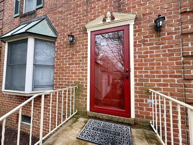 Building Photo - 3 Bedroom 4 Bathroom Available in Hummelstown w/Large Bonus Room!