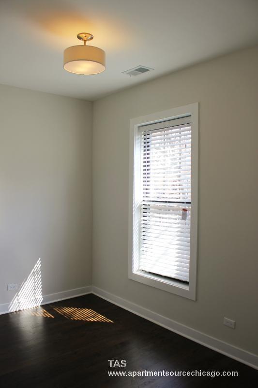 Building Photo - 1606 W Belle Plaine Ave