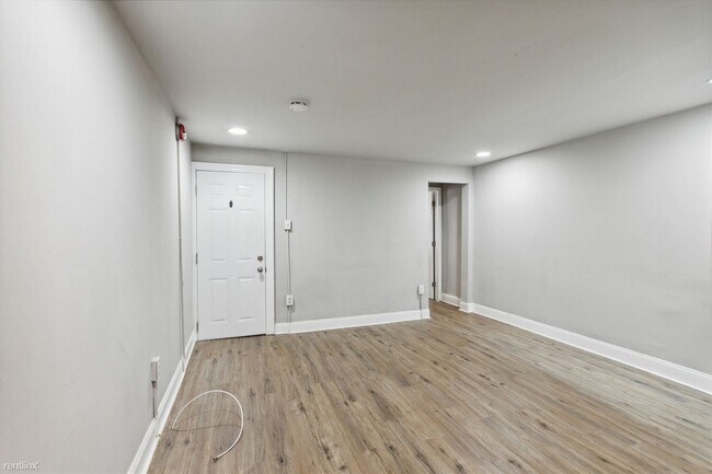 Building Photo - 1 br, 1 bath Triplex - 1707 N Gratz ST Uni...