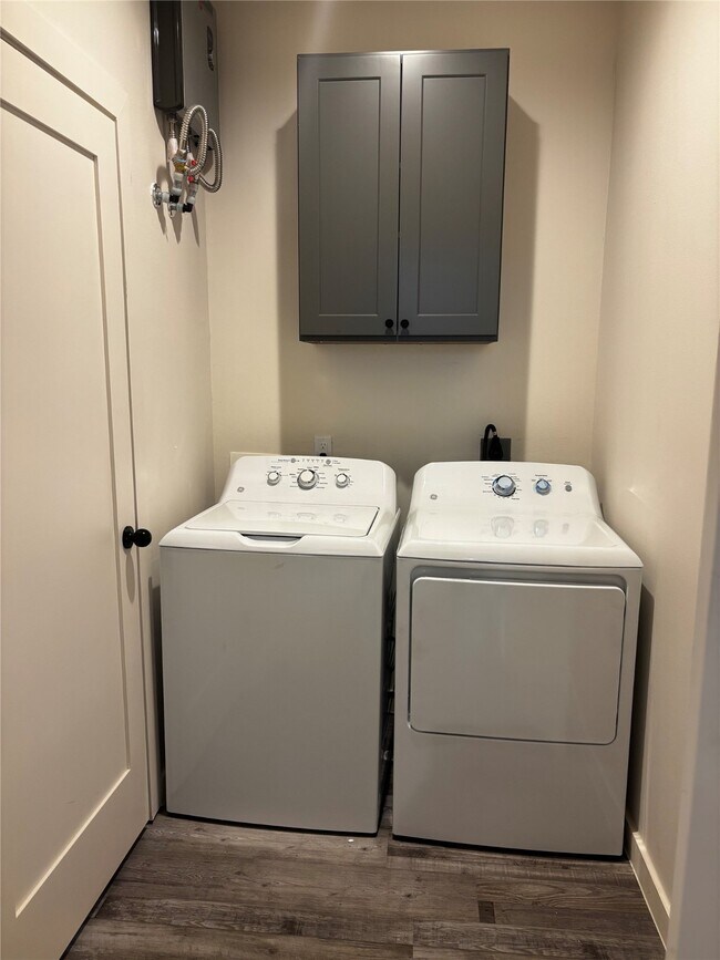 Building Photo - 13111 Honey Suckle Ridge Ln