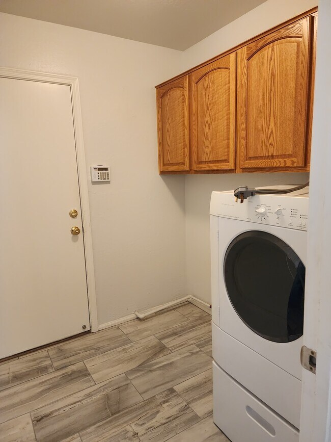 Laundry room - 3317 W. South Butte Rd