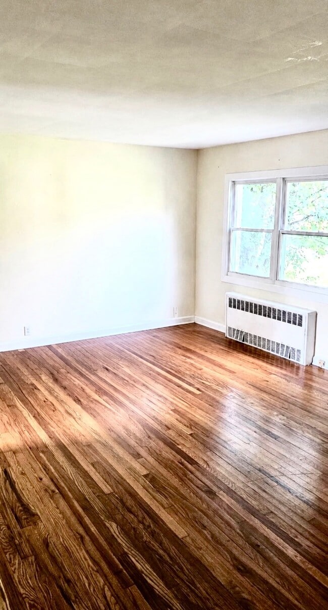 Building Photo - 31 Millers Ln