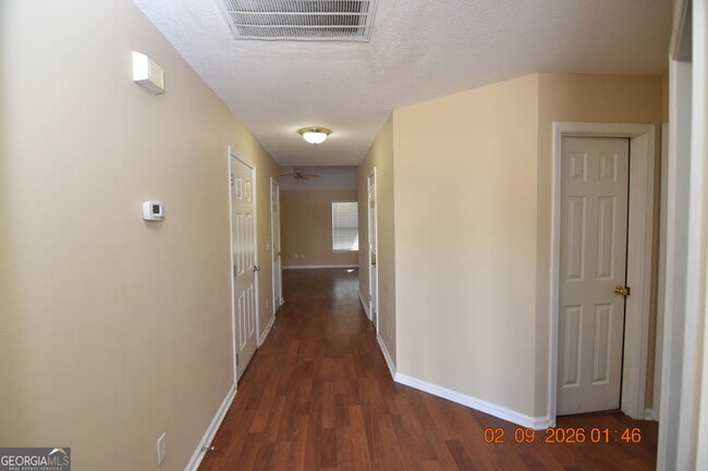 Building Photo - 348 Kristins Dr