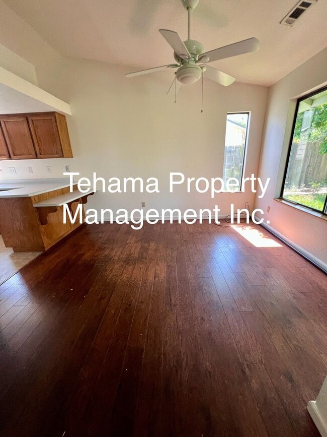 Building Photo - Charming 3 bedroom 2 bath home in the Coun...