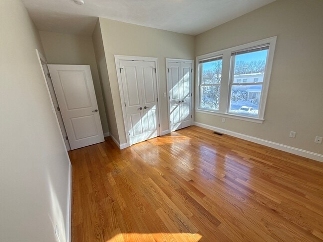 Building Photo - 14 Chapel St