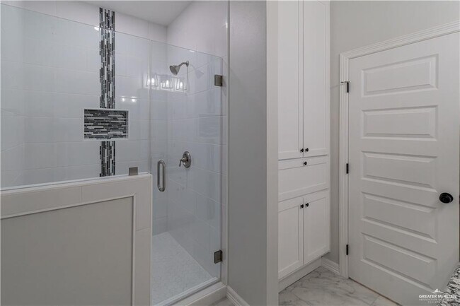 Building Photo - 14 N Crown Point