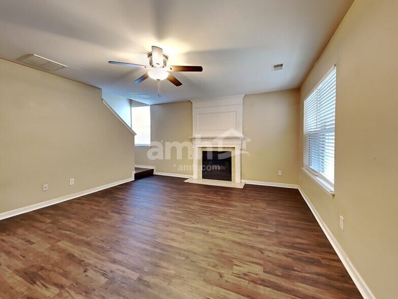 Building Photo - 9128 Fieldstone Ter