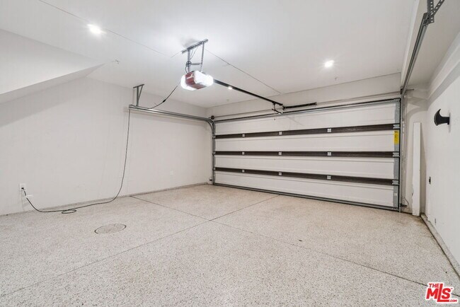 Building Photo - 4429 Tujunga Ave