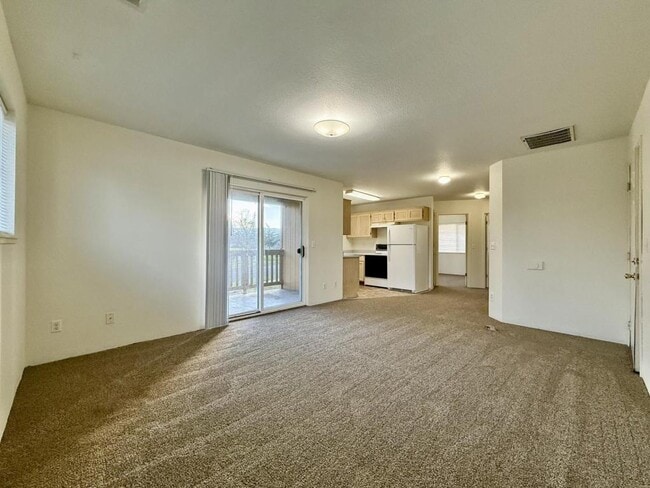 Primary Photo - 34 Lewis Ave