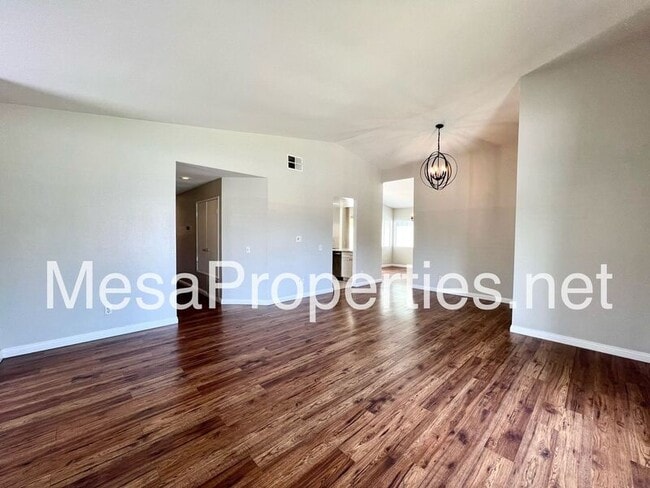 Building Photo - 24368 Darrin Dr