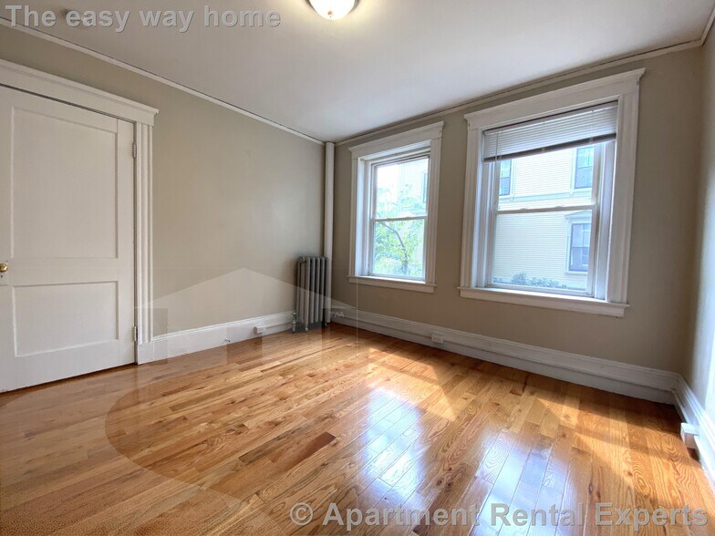 Building Photo - 5 Craigie Cir