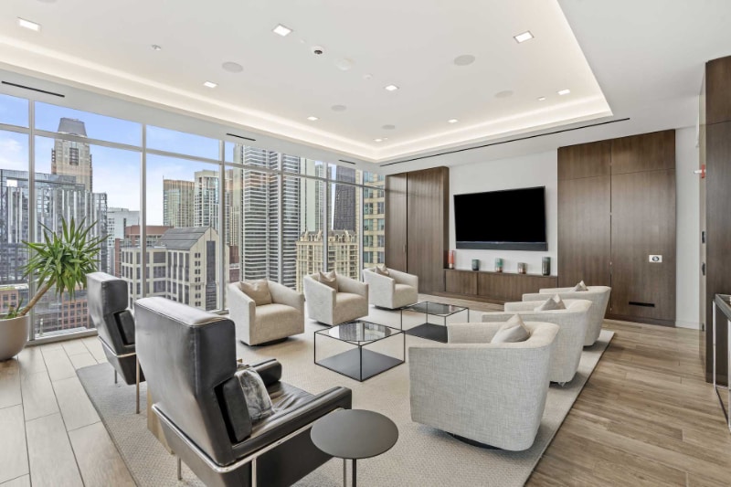 Building Photo - 17 E Huron St