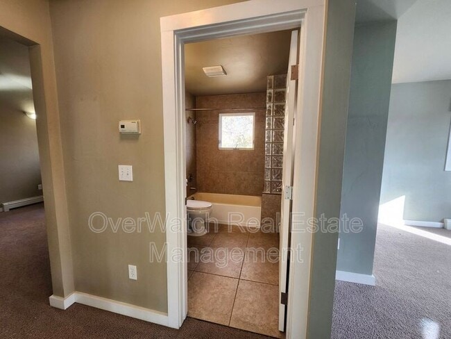 Building Photo - 2435 Clements Dr