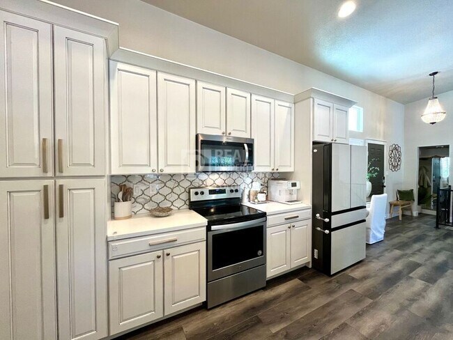 Building Photo - 3640 Inspiration Dr