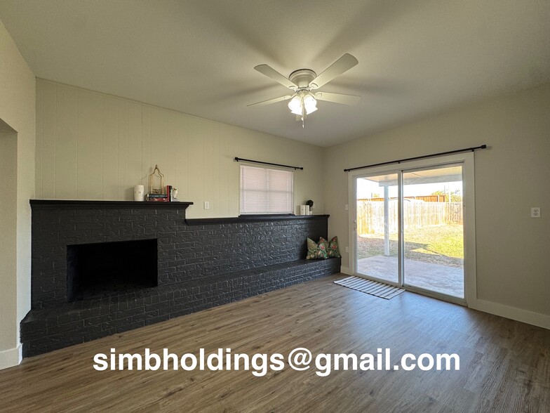 Building Photo - 206 La Salle Dr