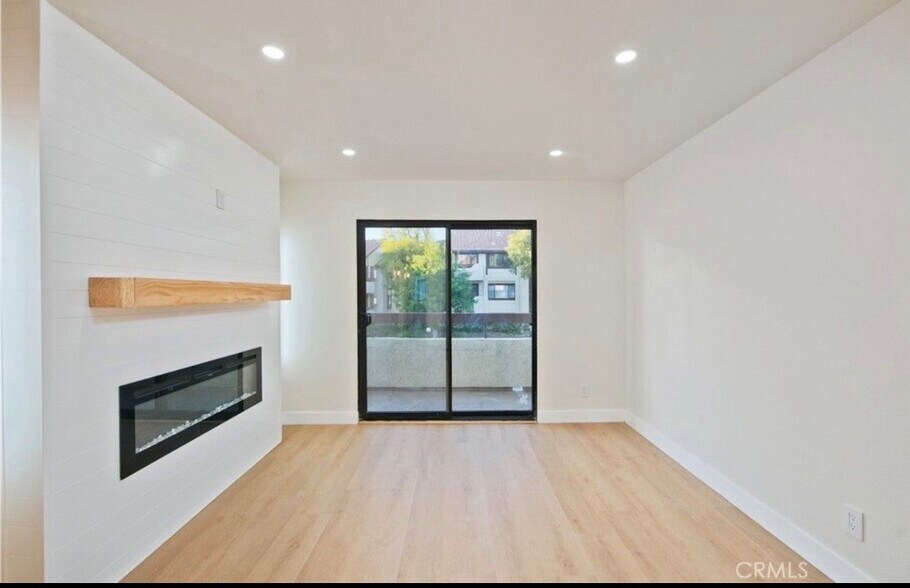 Building Photo - 18028 Saratoga Way