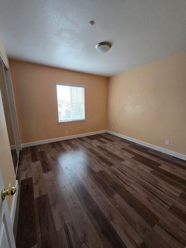 Building Photo - Executive EHR Home