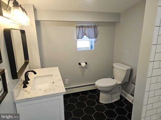 Building Photo - 414 Delaware Ave