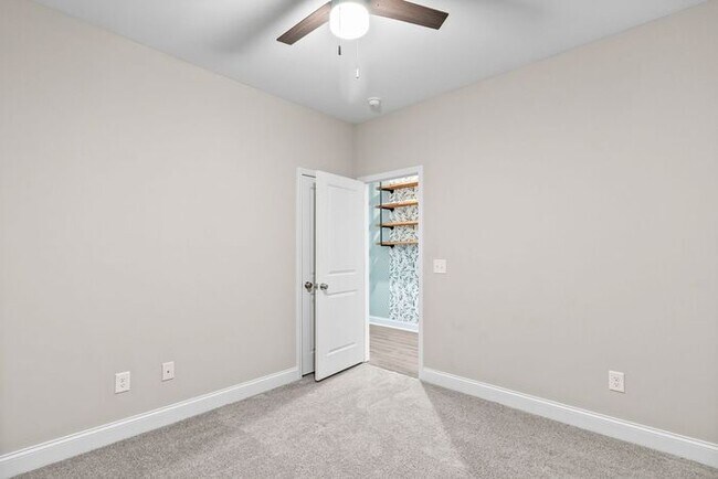 Building Photo - 3 Bedroom, 2.5 Bath Home with Bonus Room