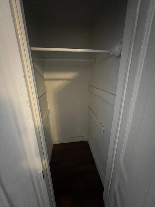 Building Photo - 329 N Lincoln Ave