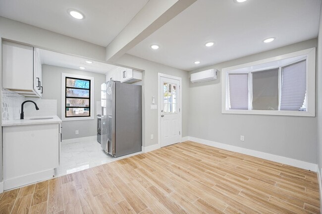 Building Photo - 427 Browns Rd