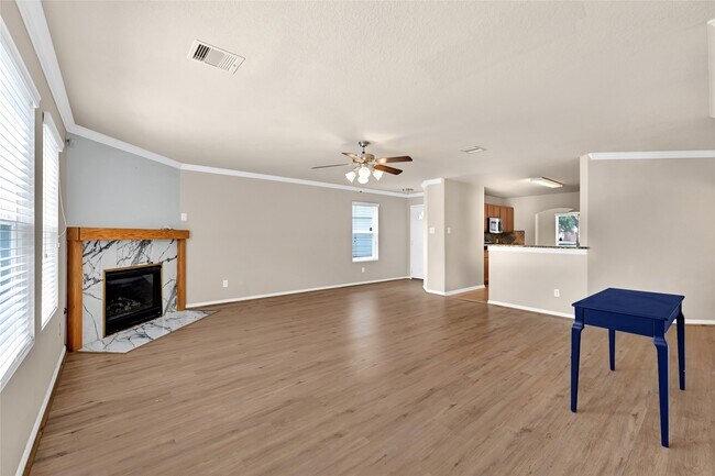 Building Photo - 3007 Apple Dale Dr