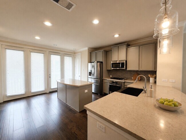 Building Photo - 10717 Madden Oaks Pl