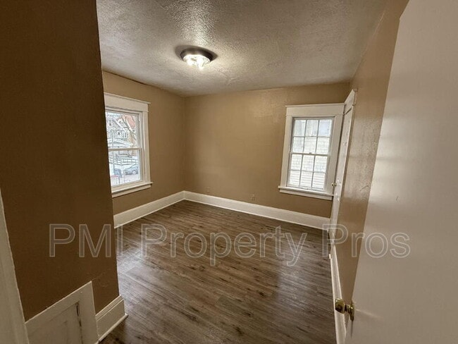 Building Photo - 2712 N 40th St