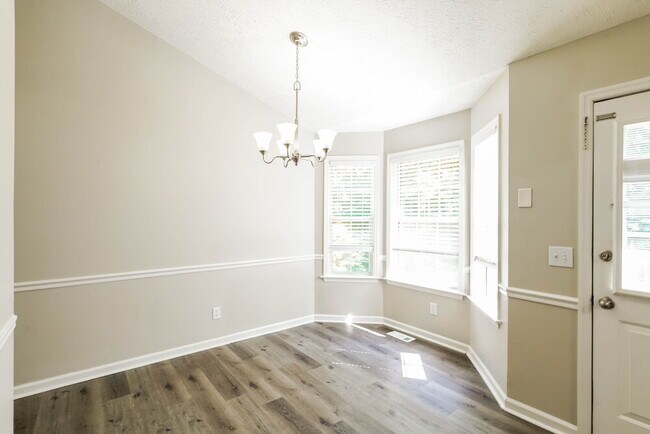 Building Photo - 777 Dover Glen Dr