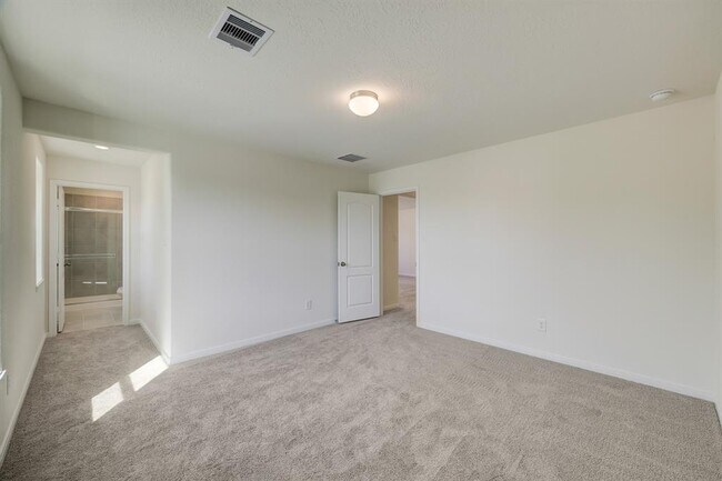 Building Photo - 14626 Hemlock Knl Ln
