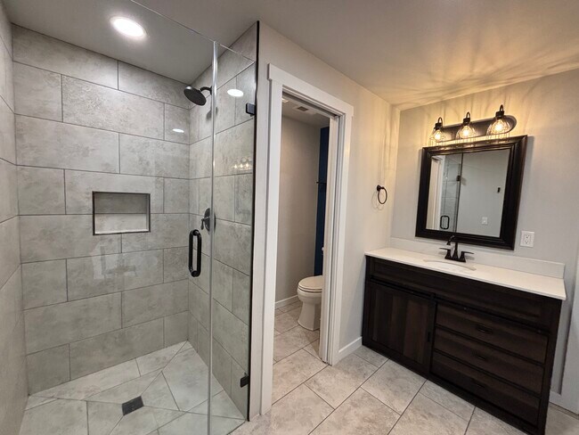 Building Photo - 8582 Long Lake Rd SE