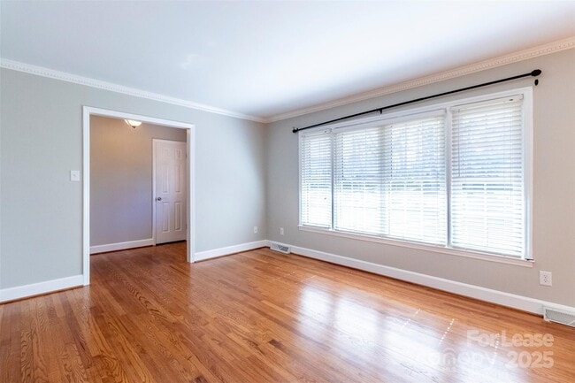 Building Photo - 6618 Castlegate Dr