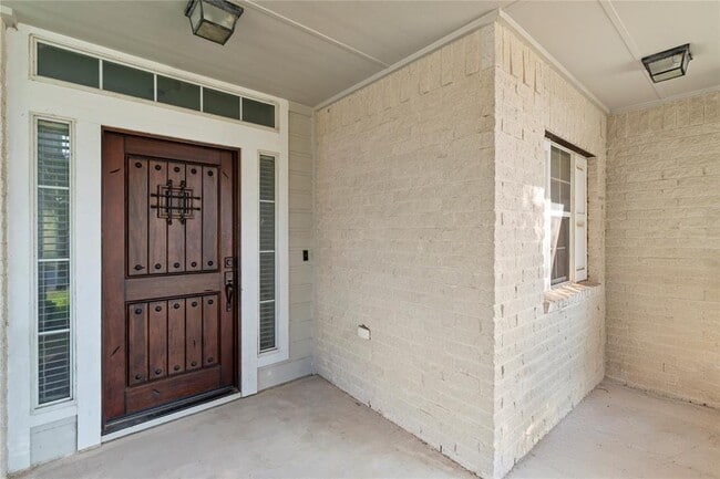 Building Photo - 14621 Ginseng Cove
