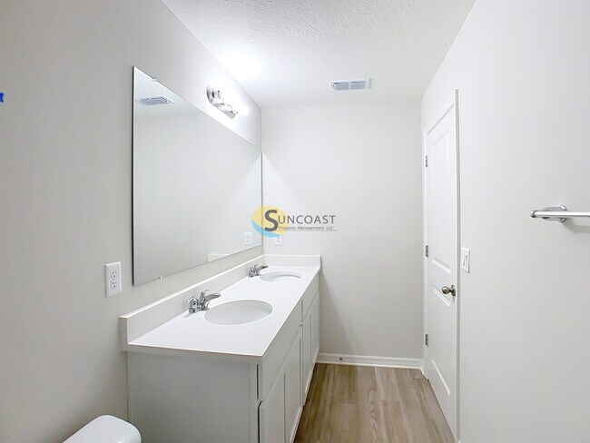 Building Photo - 3821 SW 43rd Ct