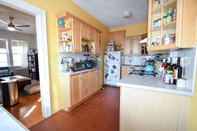 Building Photo - Cozy Brighton 1 Bed