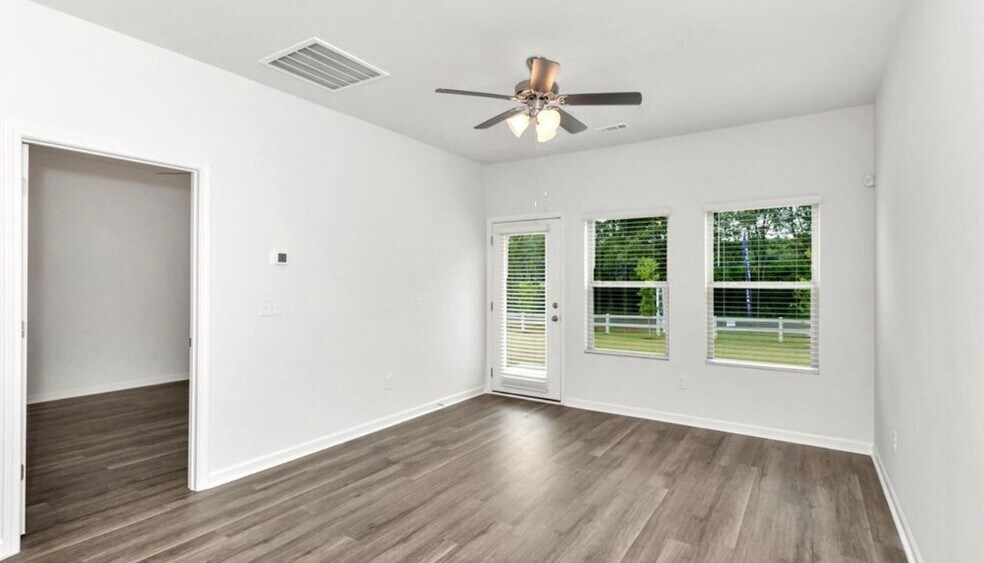 Building Photo - 217 Bay Pine Dr